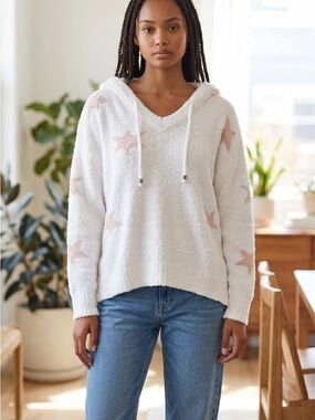 Sooo cute and Cozy White Star Hoodie Sweater